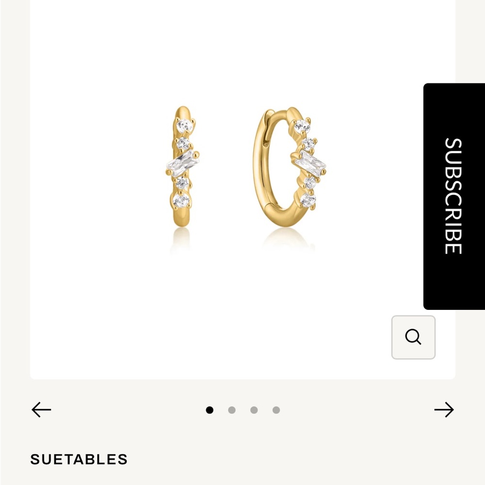 SuetablesGold Earrings Sparki
 Huggies